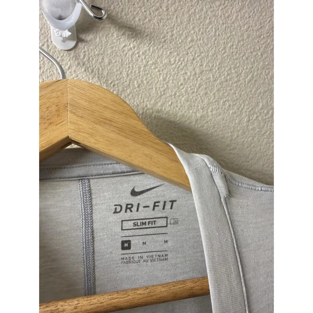 Men's Nike Drifit Yoga Shirt Size Medium